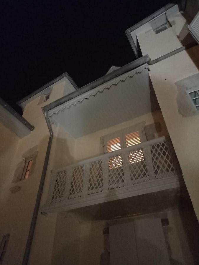 Les Meubles Du Colombier Lons-le-Saunier Exterior foto
