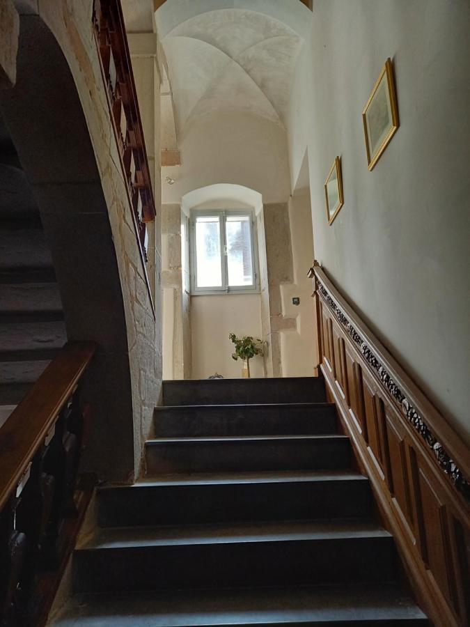 Les Meubles Du Colombier Lons-le-Saunier Exterior foto